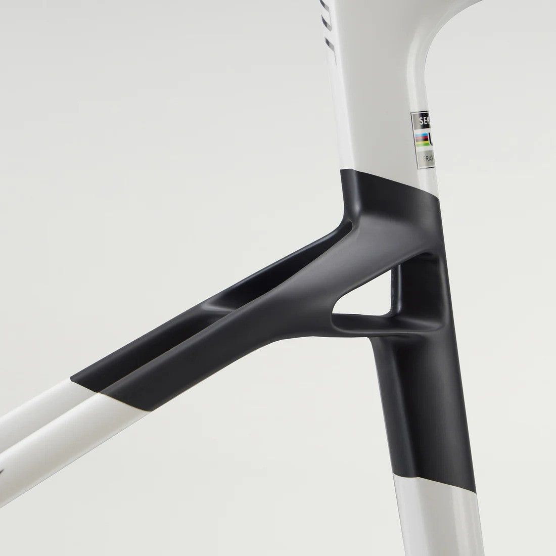 [READY STOCK] Seka Spear RDC Carbon Road Disc Frameset, Ultra White | 🔥 NEW ARRIVALS 🔥